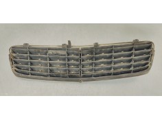 Recambio de rejilla delantera para mercedes-benz clase c (w203) berlina 220 cdi (203.006) referencia OEM IAM A2038800183  