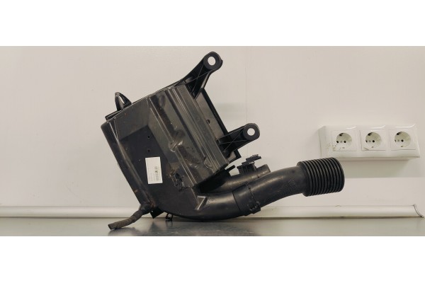 Recambio de filtro aire para citroen c4 picasso 1.6 hdi 120 fap referencia OEM IAM 9806561080  