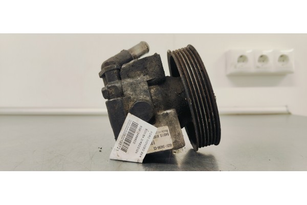 Recambio de bomba direccion para ford mondeo ber. (ca2) 2.0 tdci cat referencia OEM IAM 6G913A696CD  