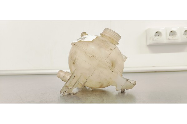 Recambio de deposito expansion para citroen c4 picasso 1.6 hdi 120 fap referencia OEM IAM 9678514680  