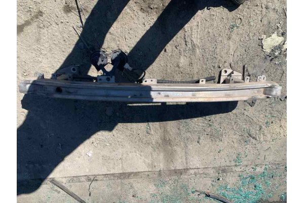 Recambio de refuerzo paragolpes delantero para renault scenic iii 1.9 dci 130 referencia OEM IAM 752100015R  