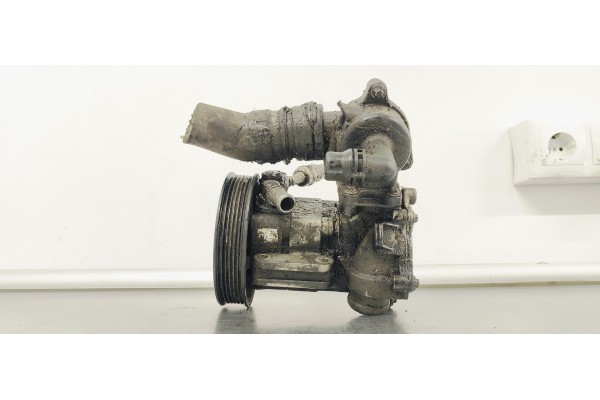 Recambio de bomba direccion para bmw serie 1 berlina (e81/e87) 116i referencia OEM IAM 6769598  