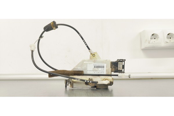Recambio de cerradura puerta delantera derecha para peugeot 308 1.4 i 100 referencia OEM IAM 567147  