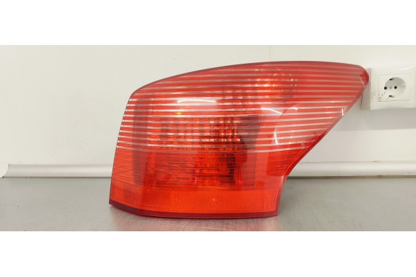 Recambio de piloto trasero derecho para peugeot 407 sw sr confort referencia OEM IAM   