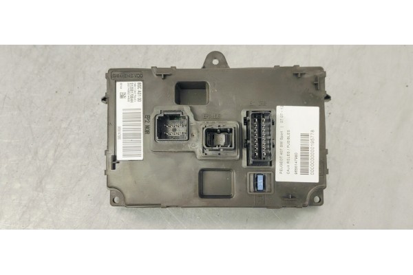 Recambio de caja reles / fusibles para peugeot 407 sw sport referencia OEM IAM 9656147980  
