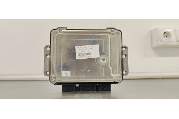 Recambio de centralita motor uce para peugeot 308 sport referencia OEM IAM 0281013332  