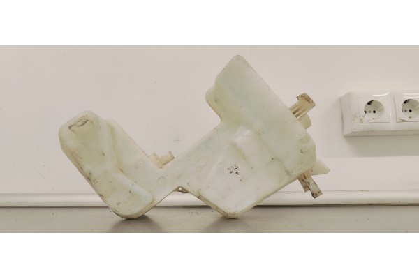 Recambio de deposito limpia para peugeot 308 sport referencia OEM IAM 9681207880  