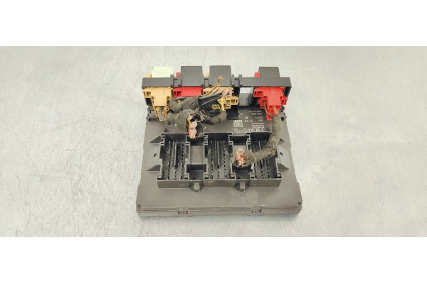 Recambio de caja reles / fusibles para volkswagen touran (1t3) business referencia OEM IAM 5K0937084F  