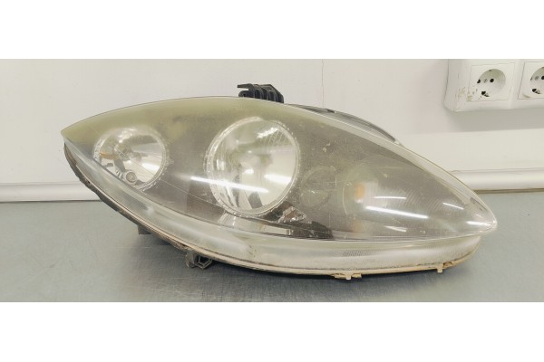 Recambio de faro derecho para seat leon (1p1) sport referencia OEM IAM 5P1941006D  