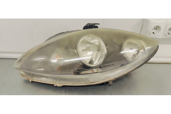 Recambio de faro izquierdo para seat leon (1p1) sport referencia OEM IAM 5P1941005D  