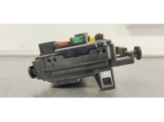 Recambio de caja reles / fusibles para peugeot 207 1.4 i 95 referencia OEM IAM 9664997780  