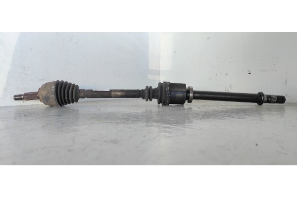 Recambio de transmision delantera derecha para renault scenic ii emotion referencia OEM IAM 8200436366  