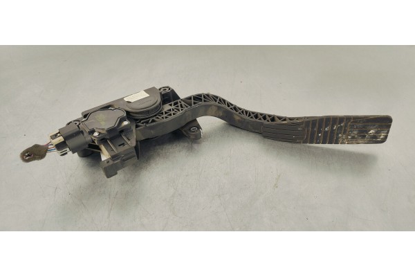 Recambio de pedal acelerador para chevrolet captiva 2.2 vcdi 184 4x4 fap referencia OEM IAM 20905699  