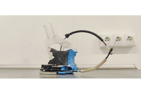 Recambio de cerradura puerta trasera izquierda para kia cee´d 1.4 crdi 90 fap referencia OEM IAM 81410A2300  