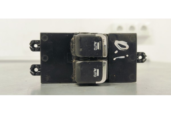 Recambio de mando elevalunas delantero izquierdo para kia cee´d 1.4 crdi 90 fap referencia OEM IAM 93570A2300  