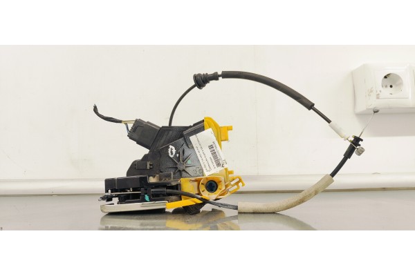 Recambio de cerradura puerta delantera izquierda para kia cee´d 1.4 crdi 90 fap referencia OEM IAM 81310A2300  