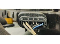 Recambio de cerradura puerta delantera izquierda para kia cee´d 1.4 crdi 90 fap referencia OEM IAM 81310A2300  