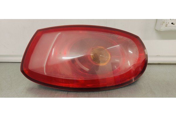 Recambio de piloto trasero izquierdo para fiat bravo (198) 1.9 jtd 16v cat referencia OEM IAM 51757544  