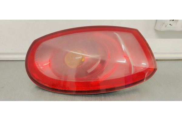 Recambio de piloto trasero derecho para fiat bravo (198) 1.9 jtd 16v cat referencia OEM IAM 51757542  