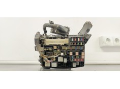 Recambio de caja reles / fusibles para toyota avensis (t27) 2.0 d4d 124 fap referencia OEM IAM 8211105N90  