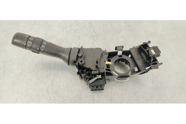 Recambio de mando luces para toyota avensis (t27) 2.0 d4d 124 fap referencia OEM IAM 17F373  