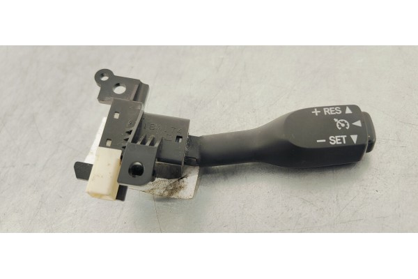 Recambio de mando multifuncion para toyota avensis (t27) 2.0 d4d 124 fap referencia OEM IAM 18A174  