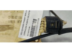 Recambio de cerradura puerta delantera derecha para volkswagen passat berlina (3c2) 2.0 tdi 140 referencia OEM IAM 3C1837016A  