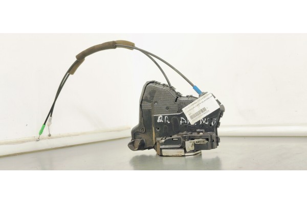 Recambio de cerradura puerta delantera derecha para toyota avensis (t27) 2.0 d4d 124 fap referencia OEM IAM UR4  