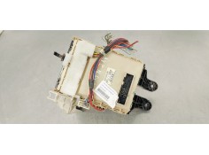 Recambio de caja reles / fusibles para toyota avensis (t27) 2.0 d4d 124 fap referencia OEM IAM 8273005720  