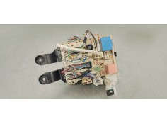 Recambio de caja reles / fusibles para toyota avensis (t27) 2.0 d4d 124 fap referencia OEM IAM 8273005720  