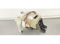 Recambio de caja reles / fusibles para toyota avensis (t27) 2.0 d4d 124 fap referencia OEM IAM 8273005720  