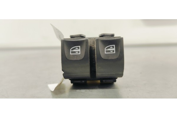 Recambio de mando elevalunas delantero izquierdo para renault clio iv 1.5 dci 75 fap referencia OEM IAM 254118044R  