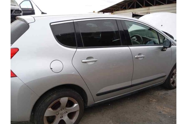 Recambio de puerta trasera derecha para peugeot 3008 1.6hdi 112 fap referencia OEM IAM   