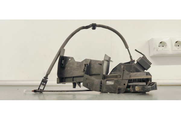 Recambio de cerradura puerta delantera derecha para ford focus lim. (cb8) 1.6 tdci referencia OEM IAM BM5AA21812BC  