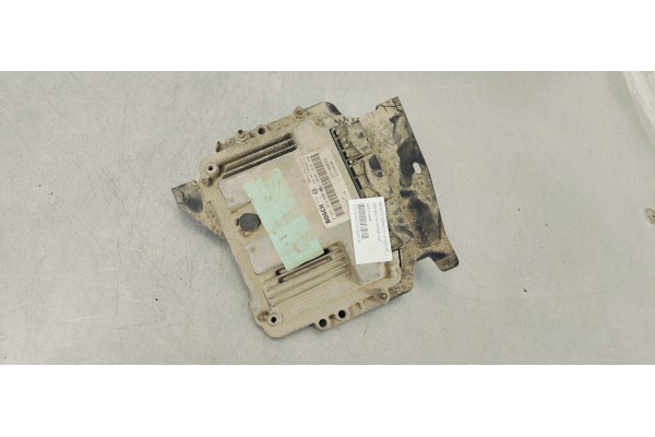 Recambio de centralita motor uce para renault scenic iii 1.9 dci 130 referencia OEM IAM 0281014546  