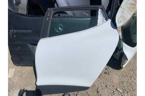 Recambio de puerta trasera izquierda para renault clio iv 1.5 dci 75 fap referencia OEM IAM   