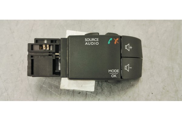 Recambio de mando volante para renault clio iv 1.5 dci 75 fap referencia OEM IAM   