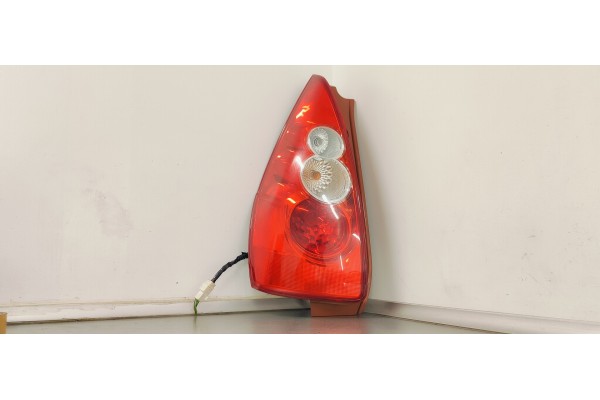 Recambio de piloto trasero izquierdo para mazda 5 berl. (cr) 1.8 active referencia OEM IAM C23551160  