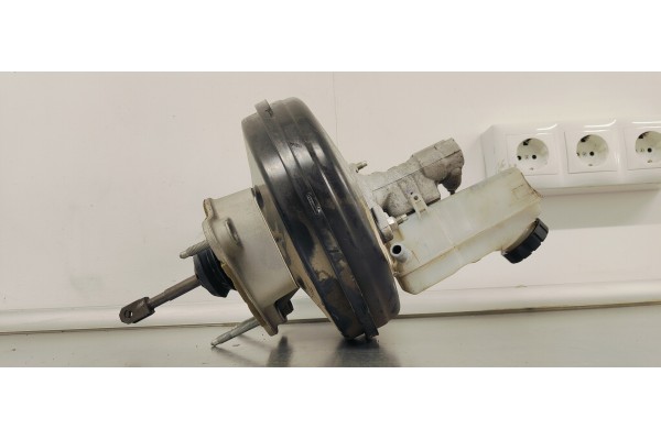 Recambio de servofreno para renault clio iv 1.5 dci 75 fap referencia OEM IAM 472104788R  