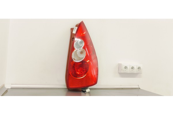 Recambio de piloto trasero derecho para mazda 5 berl. (cr) 1.8 active referencia OEM IAM C23551150  