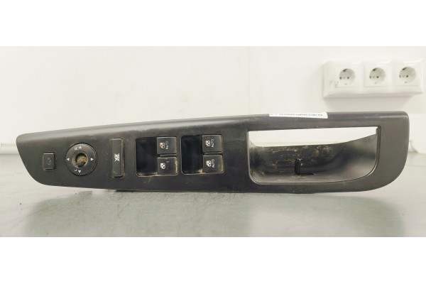 Recambio de mando elevalunas delantero izquierdo para kia cee´d sporty wagon ex referencia OEM IAM 823511H020  