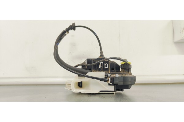 Recambio de cerradura puerta trasera derecha para kia cee´d sporty wagon ex referencia OEM IAM   