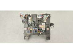 CAJA RELES / FUSIBLES 8637A646 
