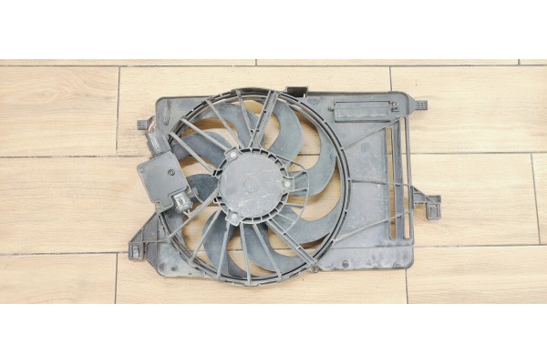 Recambio de electroventilador para ford focus lim. (cb8) 1.6 tdci referencia OEM IAM 8V618C607EB  