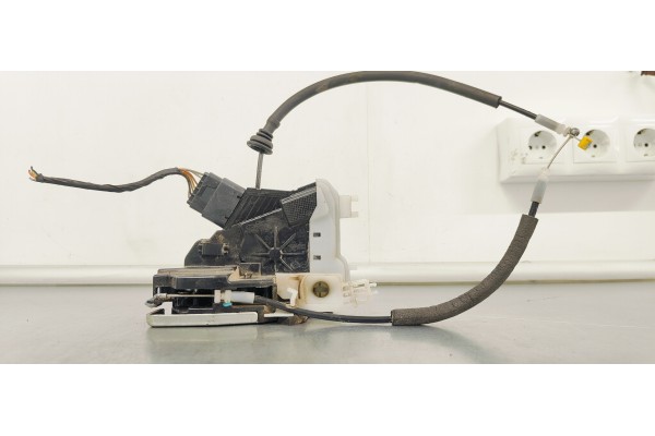 Recambio de cerradura puerta delantera izquierda para kia carens ( ) 1.6 i 135 referencia OEM IAM 81310A4010  