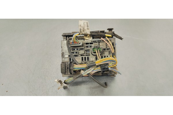 Recambio de caja reles / fusibles para peugeot 407 st sport referencia OEM IAM 9664705980  