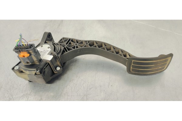 Recambio de pedal acelerador para citroen c4 picasso 1.6 hdi 115 fap referencia OEM IAM 9674829780  