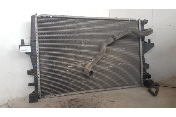 Recambio de radiador agua para volkswagen t5 transporter/furgoneta referencia OEM IAM 7H0121253F  