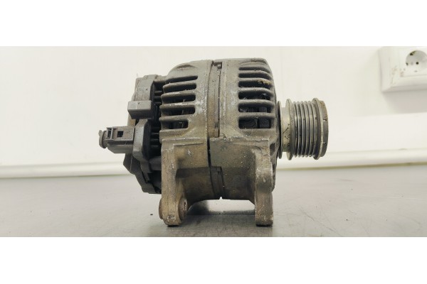 Recambio de alternador para seat ibiza (6l1) 1.9 tdi referencia OEM IAM 038903023L  