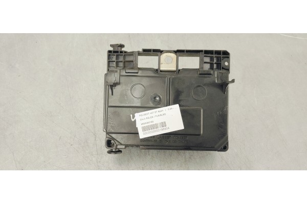Recambio de caja reles / fusibles para peugeot 407 st sport referencia OEM IAM 9656086180  